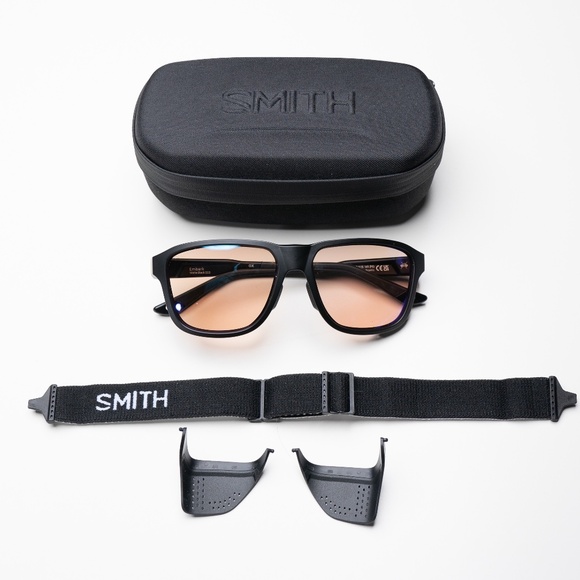 Smith Embark Sunglasses. Matte Black. ChromaPop Glacier copper blue mirror - Picture 1 of 10